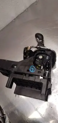 Opel Mokka Gear shifter/selector 55591411
