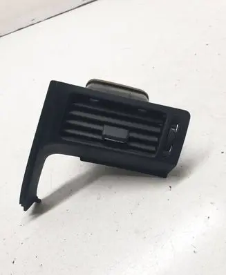 Toyota Verso Dash center air vent grill 556800F030