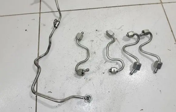 Renault Master III Fuel injector supply line/pipe NOCODE