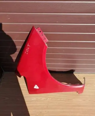 Mitsubishi Colt Fender