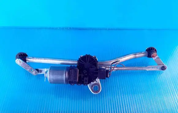 BMW X3 E83 Front wiper linkage and motor 3397020616 102135