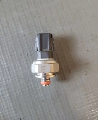 Toyota RAV 4 (XA50) Fuel pressure sensor 8945833041