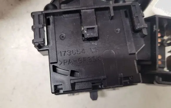 Toyota Avensis T250 Wiper control stalk L99 173821 84652