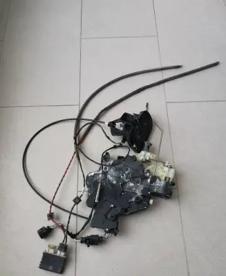Volkswagen Caddy Sliding door lock 2K5843654 2K5971692A 5NA962243