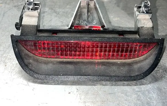 Dacia Duster Third/center stoplight 265900027R