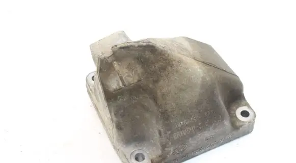Mercedes-Benz CLK A209 C209 Engine mounting bracket A2722230904