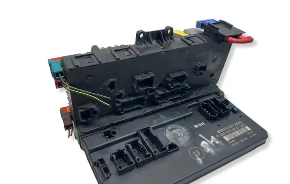 Mercedes-Benz Vito Viano W639 Fuse module 6395450301