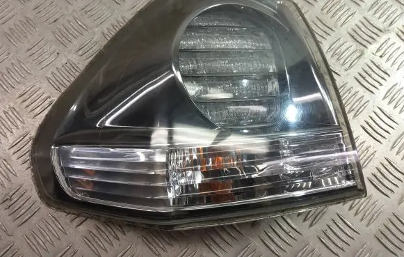 Lexus RX 330 - 350 - 400H Rear/tail lights