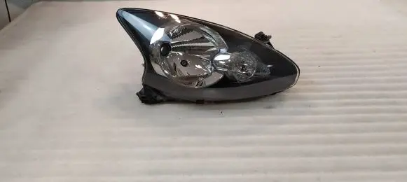 Toyota Aygo AB40 Headlight/headlamp 811300H011 89530364