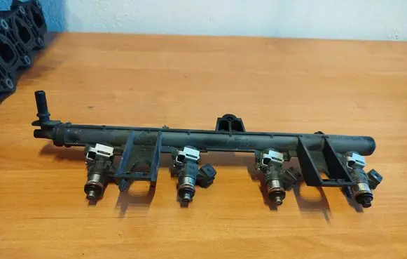 Fuel main line pipe