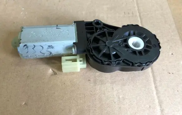 Citroen DS7 Crossback Seat adjustment motor 0390207070