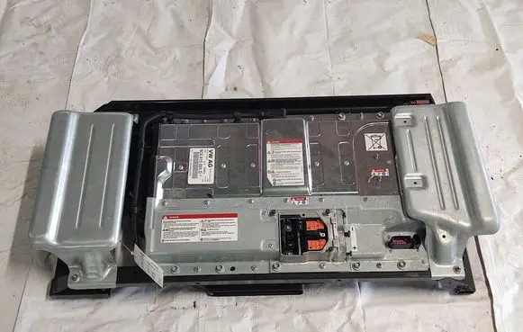 Volkswagen Jetta VI Hybrid / electric car battery 5C6915590D