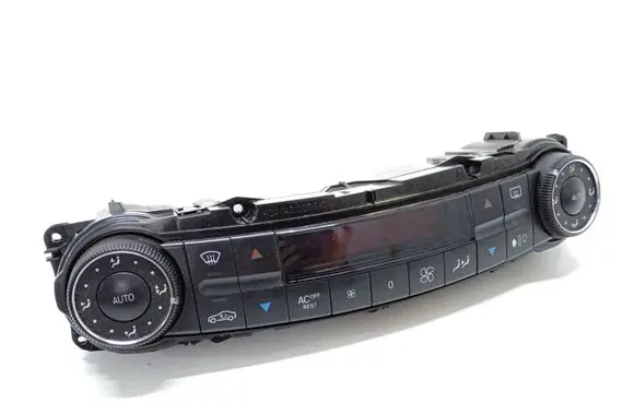 Mercedes-Benz E W211 Climate control unit 2118300685 00124703