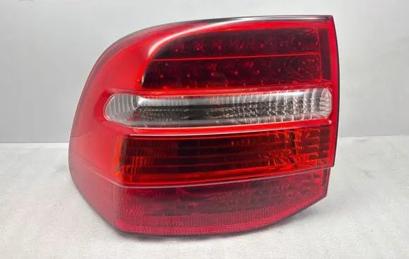 Porsche Cayenne (9PA) Rear/tail lights 7L5945207 183748 00928301