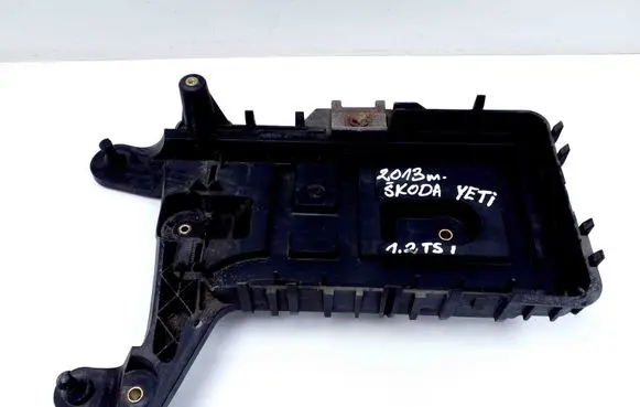 Battery box tray