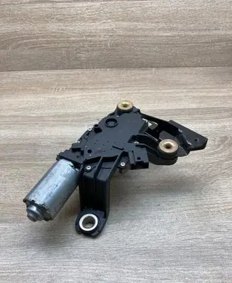 BMW 5 E60 E61 Rear window wiper motor 0390201597 7167223