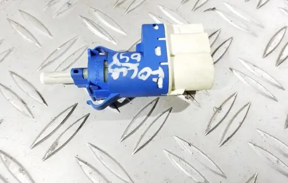 Brake pedal sensor switch