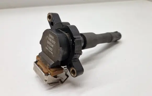 BMW 7 E38 High voltage ignition coil 1748017