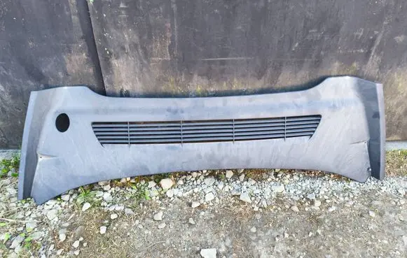 Tesla Model Y Other engine bay part 161981298B 161981300B