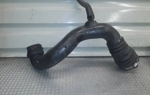 Chrysler Grand Voyager V Turbo air intake inlet pipe/hose 04809884AB