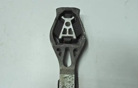 Peugeot 308 Engine mount bracket 9805734780 1407904117