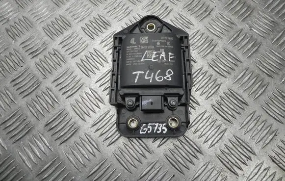 Nissan Leaf II (ZE1) Blind spot module 284K15SA0A