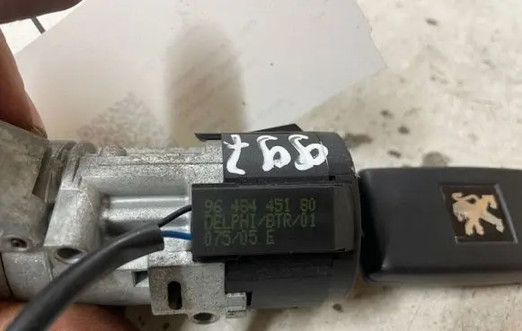Peugeot 407 Ignition lock 9648445180 N0502078