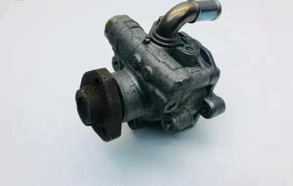 Volkswagen Golf IV Power steering pump 1J0422154B