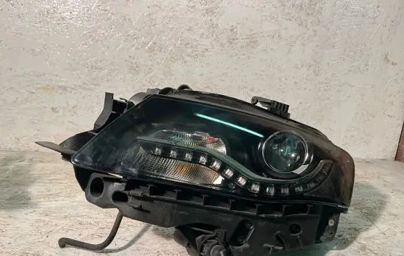 Audi A4 S4 B8 8K Headlight/headlamp 8K0941003T