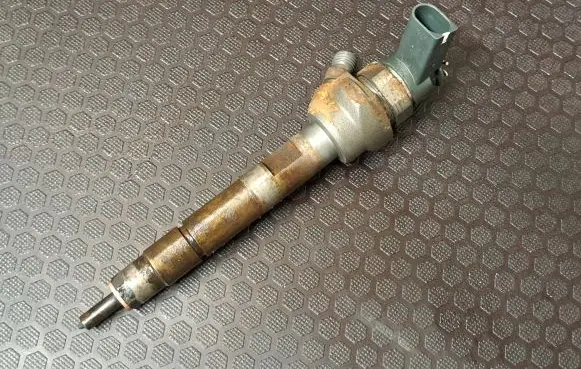 BMW X1 E84 Fuel injector 0445110289 779844604