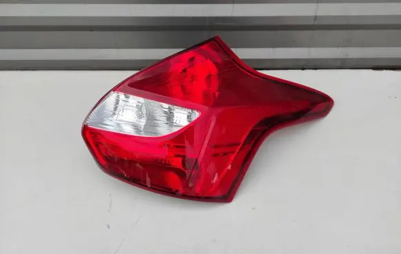 Ford Focus Rear/tail lights 08-431-19A4R-B