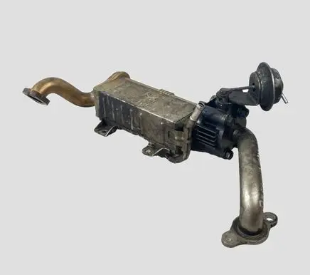 Toyota Avensis T270 EGR valve cooler 256010R020 13064130000