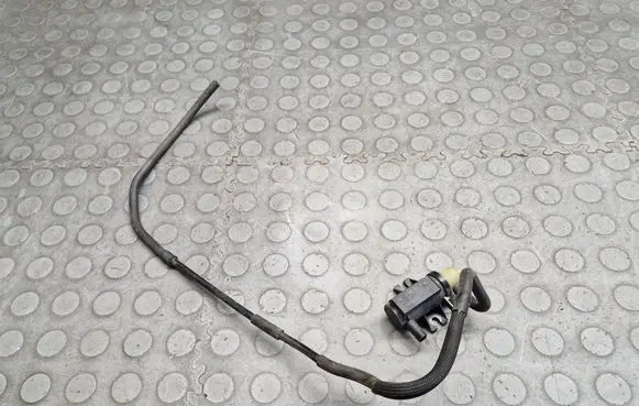 Mercedes-Benz C W205 Turbo solenoid valve A009153128