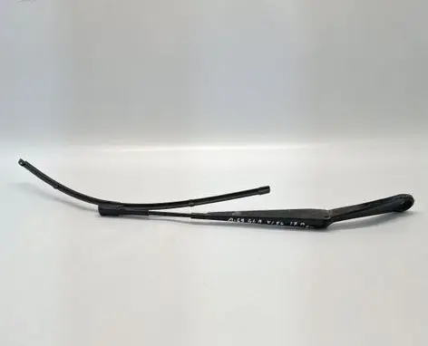 Mercedes-Benz GLA W156 X156 Windshield/front glass wiper blade A1768203400