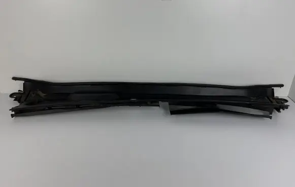 Toyota Hilux VIII Wiper trim 557810K330