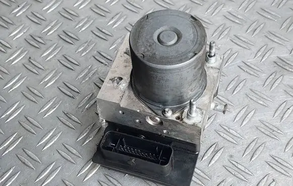 Seat Exeo (3R) ABS Pump 8E0910517H 8E0614517BF