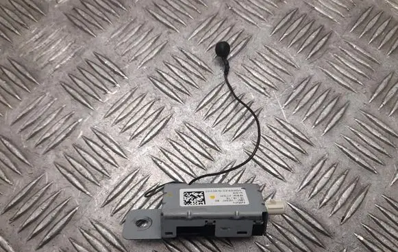 Ford Explorer VI Aerial antenna amplifier LB5T18C847BB