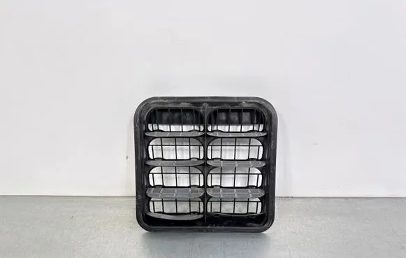 Jeep Grand Cherokee Quarter panel pressure vent 4M0819181B