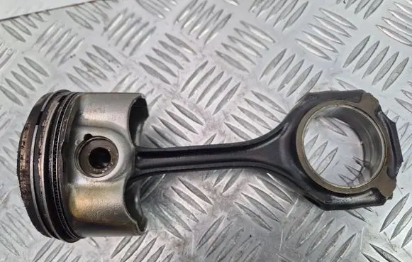 Mercedes-Benz C W204 Piston with connecting rod M272