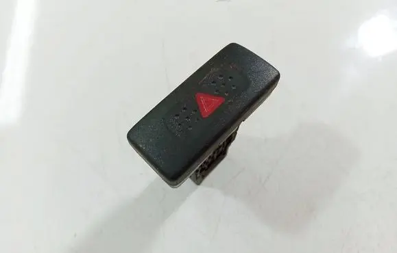 Nissan Primera Hazard light switch 