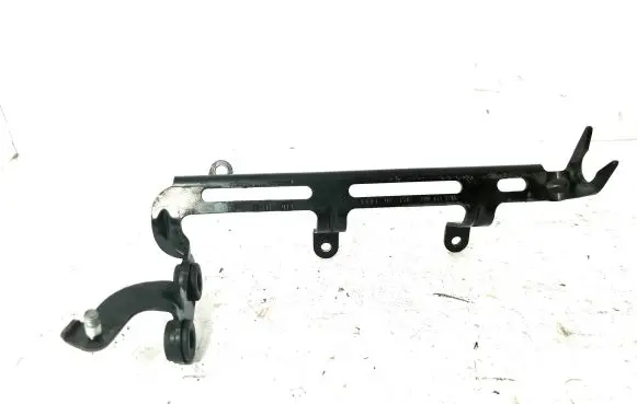 Audi RS5 Air filter cleaner box bracket assembly 8T0133171A
