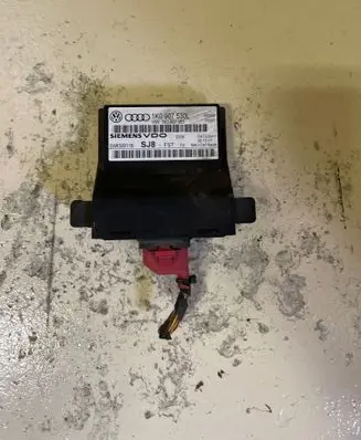 Volkswagen Touran I Gateway control module 1K0907530L 1K0907951