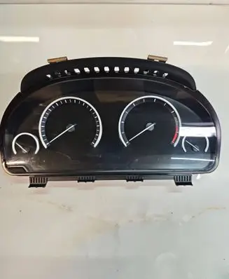 Speedometer (instrument cluster)