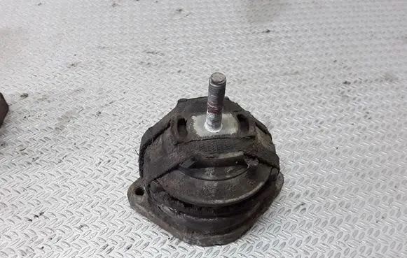 Audi A8 S8 D2 4D Engine mount bracket 4D0399151B
