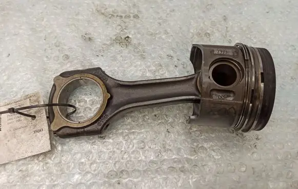 Mercedes-Benz C W203 Piston with connecting rod 8854