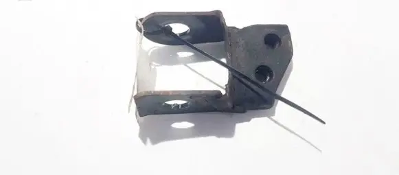 Nissan Primera Engine mounting bracket