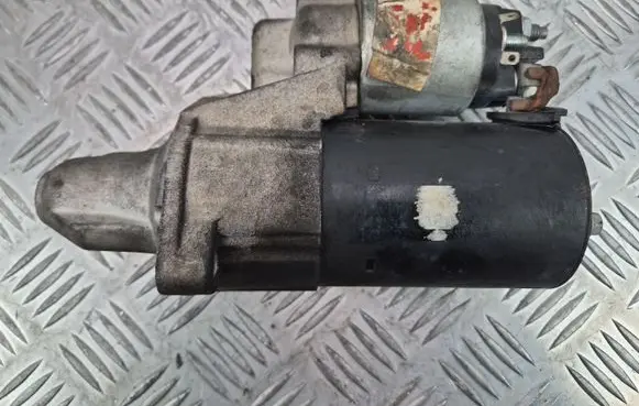 Mercedes-Benz E W212 Starter motor A0061515901 A0061516001