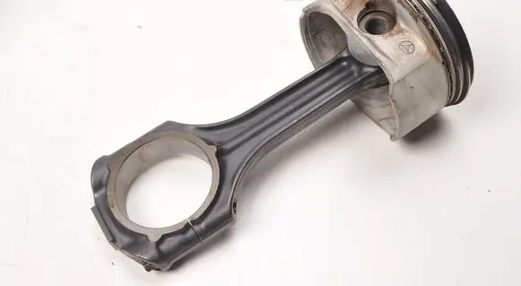 Mercedes-Benz E W211 Piston 113967