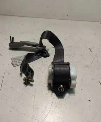 Honda HR-V Rear seatbelt 0429042