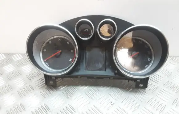 Opel Insignia A Speedometer (instrument cluster) 13327315